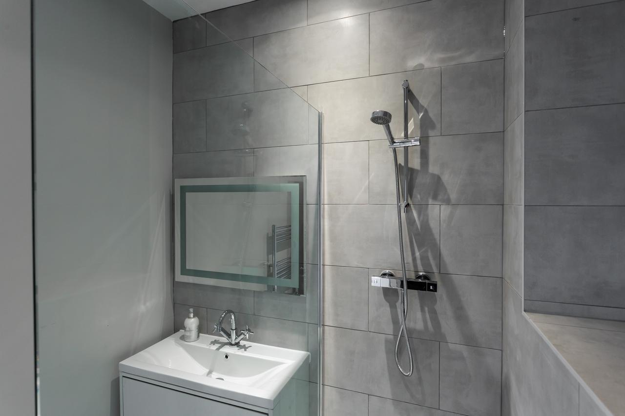 Californication - 2 Bed Apartment Southend-on-Sea Exterior photo
